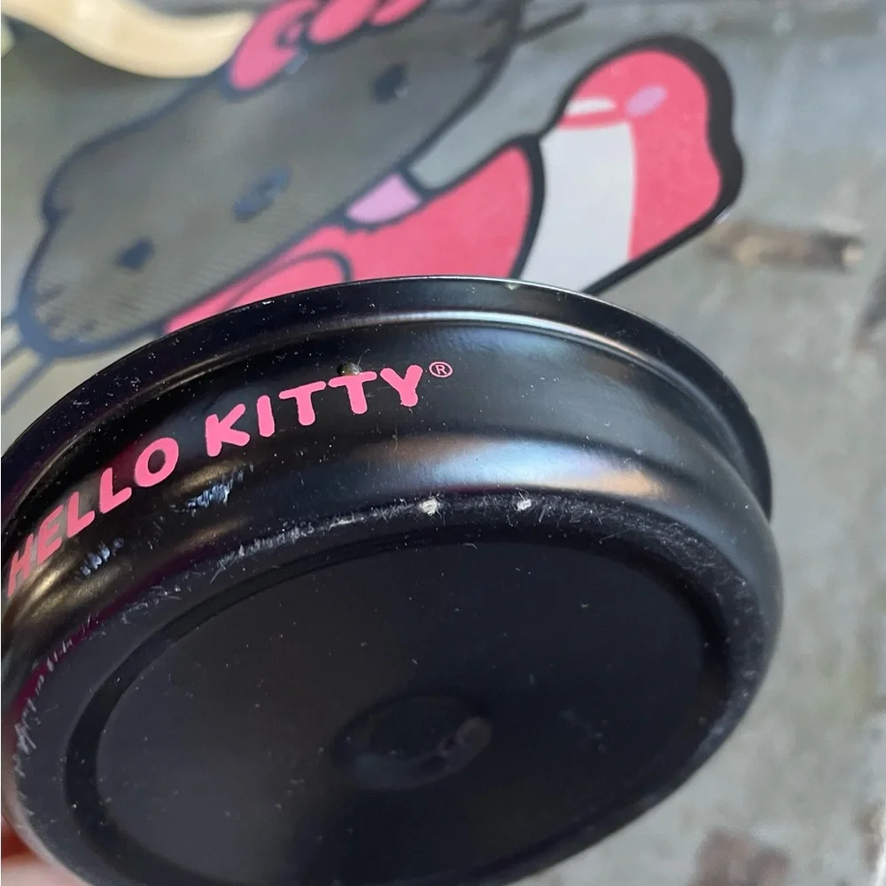 Sanrio Hello Kitty Metal Earring and Jewelry Holder - Picture 5 of 8